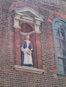 Female figurehead